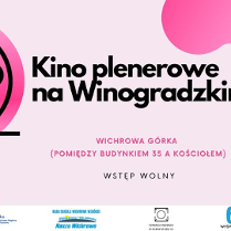 Baner, różowe tło, czarna szpula filmowa, czarny napis Kino plenerowe na Winogradzkim Fyrtlu, dookoła różowe plamy w kształcie chmur.