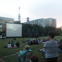 kino plenerowe między blokami