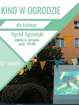 Plakat, trójkąty białe i zielone, w jednym zdjęcie bloku, przed którym ustawiono ekran kinowy, w innych zamieszczono informacje o wydarzeniach.