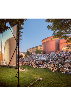 kino w paeku Starego Browaru