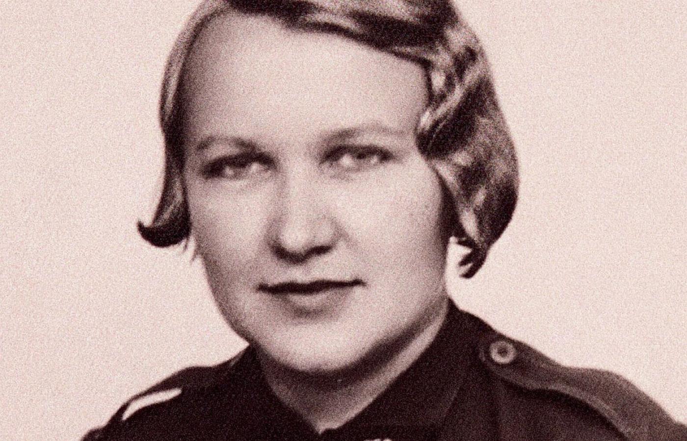 Elżbieta Zawacka "ZO", fot. Muzeum II Wojny Światowej Kobieta w mundurze wojskowym z lat 20.