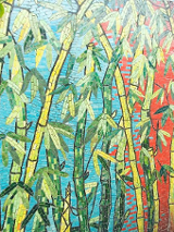 Zdjęcie przedstawia mozaikę z bambusem. Bambus jest wykonany z małych, kolorowych kafelków. Mozaika jest bardzo szczegółowa i realistyczna. Bambus jest zielony i żółty, z kilkoma czerwonymi kafelkami w tle. Mozaika jest umieszczona na niebieskim tle.