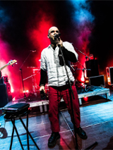 Zdięcie sceny z muzykami