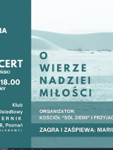 Plakat, napisy informujące o wydarzeniu na tle wydm.