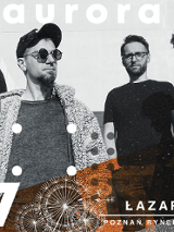 Grupa czterech muzyków na tle zabudowań miejskich, napisy informujące o wydarzeniu.