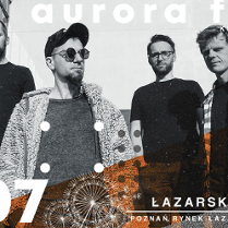 Grupa czterech muzyków na tle zabudowań miejskich, napisy informujące o wydarzeniu.