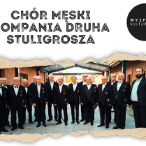 Grupa chórzystów pozuje do zdjęcia w czarnych garniturach, nad nimi informacje o koncercie.