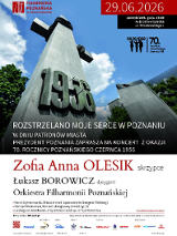 Zdjęcie od dołu pomnika Poznańskiego Czerwca 1956. Pomnij to dwa krzyże przewiązane sznurem.