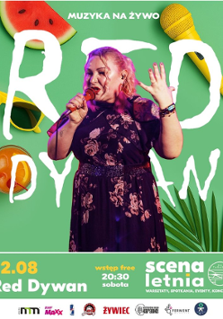 Na zielonym tle z wakacyjnymi przedmiotami zdjęcie kobiety w blond włosach i fioletowej sukience w kwiaty. Kobieta trzyma w jednej ręce mikrofon a drugą trzyma w powietrzu.