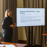 Którędy do kina dostępnego?