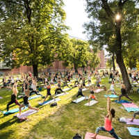Lato w mieście. W plenerze i na kanapie