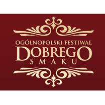 logo: na bordowym tle kremowe napisy, zdobienia na górze i na dole.