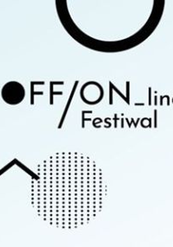 Na delikatnie błękitnym tle widać elementy logo oraz nazwę festiwalu.