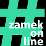 Na czarnym niebieski hasztag i biały napis "zamek online".