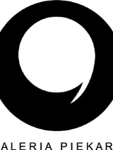 Logotyp Galerii Piekary. Przypomina czarne koło z wpisanym wewnątrz białym apostrofem.