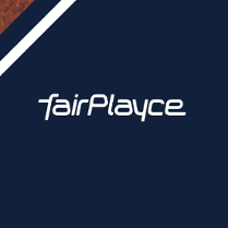 Napis Fair Playce na granatowym tle.