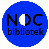 Niebieskie koło na białym tle, a na nim napis noc bibliotek w czarnym kolorze, litera o w słowie noc w połowie jest wypełniona w białym kolorze białym, przypomina półksiężyc.