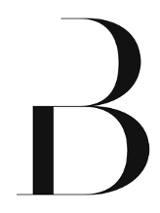 Na białym tle charakteryatyczną dla artysty czcionką, litera "B".