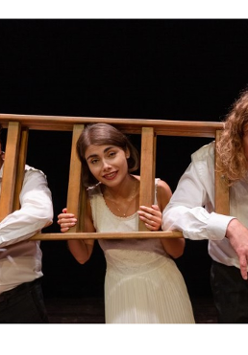 Czarno-białe logo Teatru - napis "Mój Teatr" na białym tle.