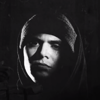 Między brukiem a bohemą