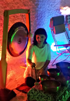 misy i gongi w grocie