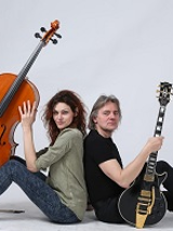 Muzycy z instrumentami