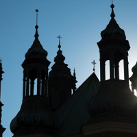 Nakłonił ich słowem i czynem