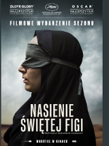 Kobieta w ciemnym ubiorze z opaską na oczach, zwrócona lewym profilem. Informacje o filmie.