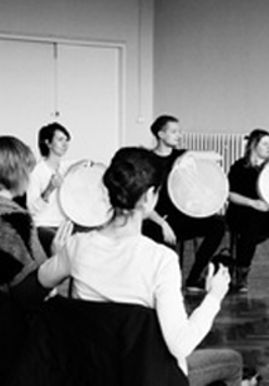 nauka gry na bębnach obręczowych