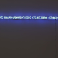 Neony, które krzyczą