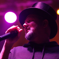 Nie tylko solidny kawałek pidżamowej klasyki