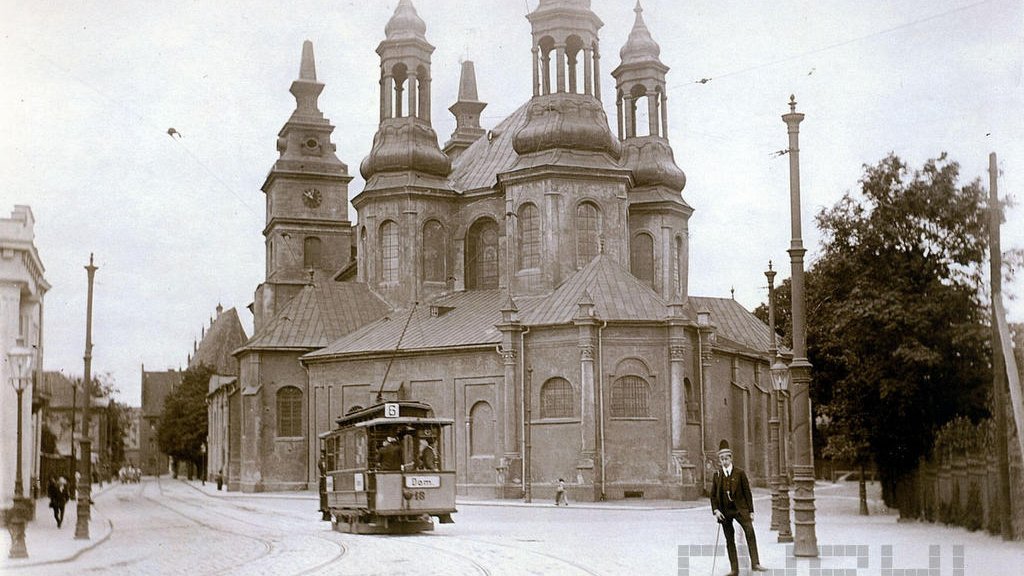 Tramwaj elektryczny pod katedrą na Ostrowie Tumskim, Fot. ze zb. cyryl.poznan.pl