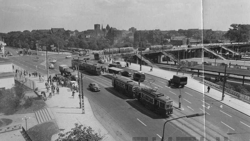 Zmodernizowany odcinek ul. Głogowskiej w sąsiedztwie terenów targowych, Fot. Janusz Korpal ze zb. cyryl.poznan.pl