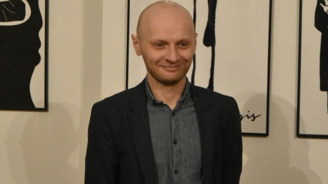 ,