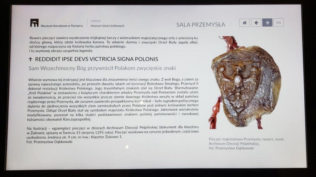 Ekran dotykowy z informacją o pieczęci Przemysła II