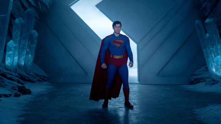 Superman w bojowej pozycji.