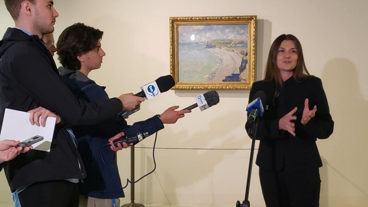 Kuratorka opowiada o obrazie dziennikarzom