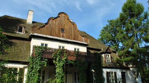 Dworek w Koszutach zamienił się na chwilę w plan filmowy, fot. S. Klimek