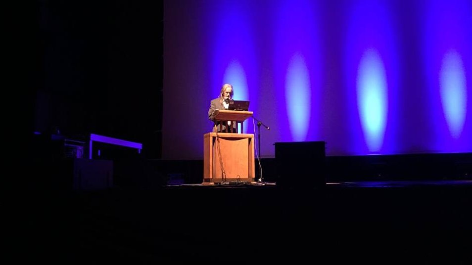 Gandalf? Nie. To prof. Tadeusz Sławek podczas pierwszego dnia konferencji w CK Zamek