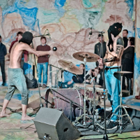 Od "sound-bombingów" do "plemienia"