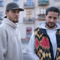 Piętnaście lat szydery, więcej niż dwa sławy