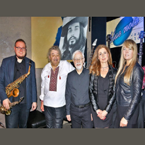 Muzycy z instrumentami