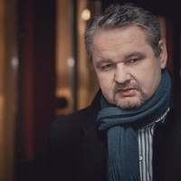 Piszę jedną powieść w odcinkach