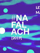 błekitno-fioletowe fale i małe białe i zielone koła. Na tle fal białe napisy,