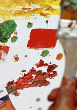 warsztaty, pomalowanie płótno, pędzel i dłoń