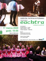 Grupa artystów na scenie, w środku napisy informujące o zdarzeniu