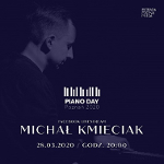 Plakat wydarzenia ze zdjęciem Michała Kmieciaka przy pianinie