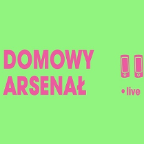 Napisy "Domowy Arsenal" na zielonym tle