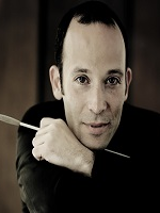 Ariel Zuckermann na zdjęciu.