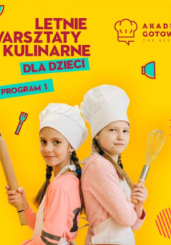 Dwie dziewczynki stykają się plecami. Jedna ma ręku wałek do ciasta, a druga trzepaczkę do jajek.